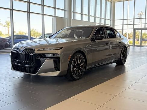 New 2026 BMW i7 M70 w/ Executive Package AWD/4WD image 1