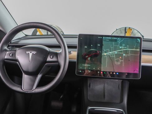 Used 2023 Tesla Model Y Long Range image 16