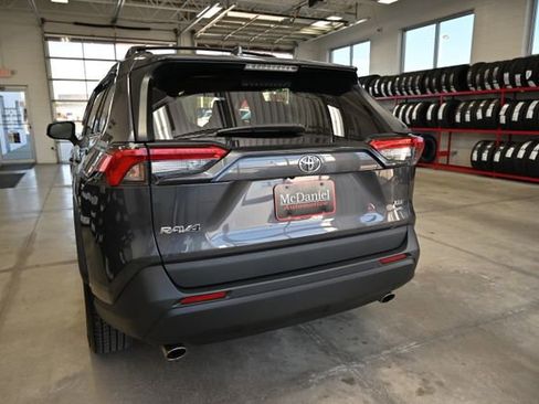 Used 2022 Toyota RAV4 XLE image 7