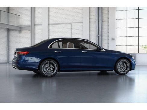 Used 2023 Mercedes-Benz E 350 4MATIC Sedan image 19