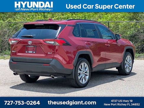 Used 2024 Toyota RAV4 XLE Premium w/ Weather Package FWD image 5