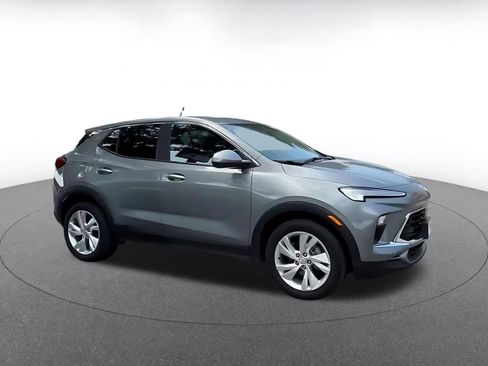 Used 2025 Buick Encore GX Preferred FWD image 2