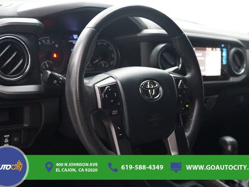 Used 2019 Toyota Tacoma TRD Off-Road w/ Technology Package AWD/4WD image 18