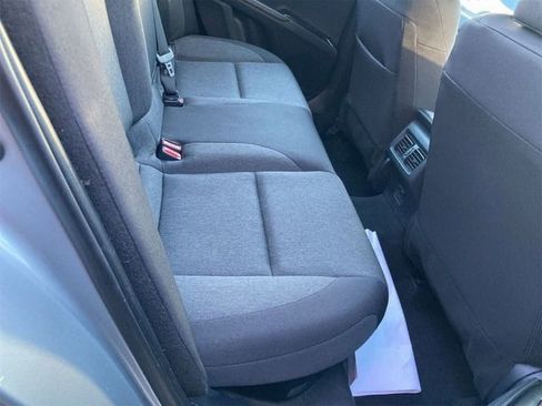 Used 2025 Toyota Camry LE image 7