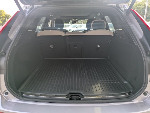 Certified 2026 Volvo XC60 B5 Plus w/ Climate Package AWD/4WD image 17