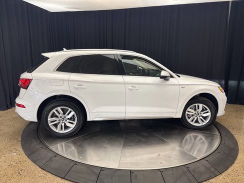Used 2024 Audi Q5 2.0T Premium w/ Convenience Package AWD/4WD image 8