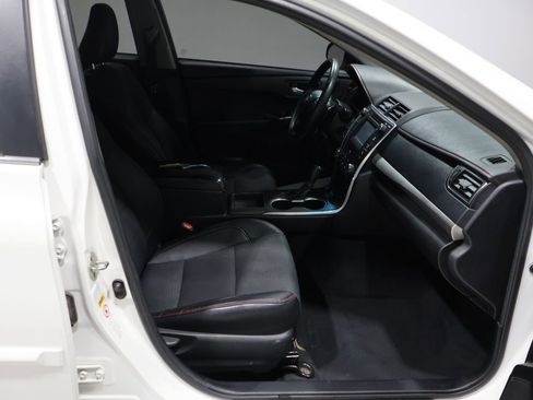 Used 2017 Toyota Camry SE image 22