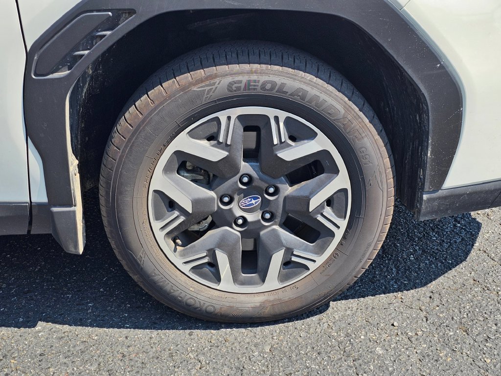 Used 2025 Subaru Forester Premium AWD/4WD image 9