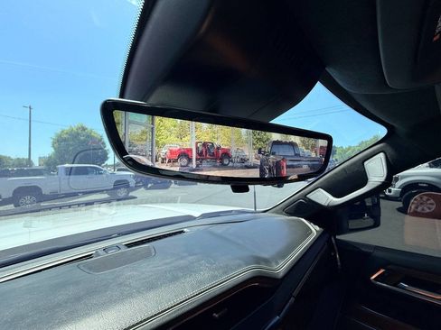 Used 2025 GMC Sierra 2500 Denali Ultimate image 36