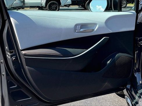 Used 2025 Toyota Corolla SE image 23