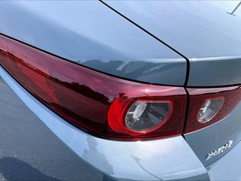 Used 2023 MAZDA MAZDA3 s FWD image 29