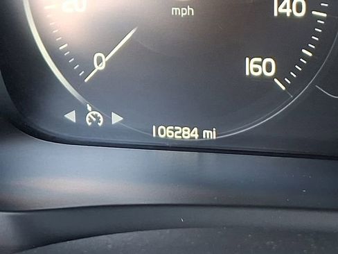 Used 2016 Volvo XC90 T6 Momentum w/ Momentum Plus Package image 25