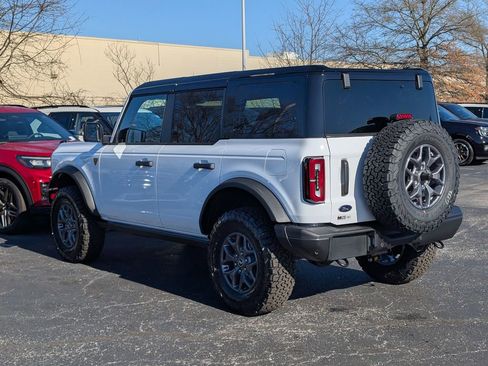 New 2025 Ford Bronco Badlands image 4