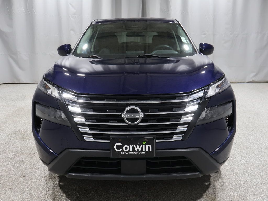 Used 2024 Nissan Rogue SV AWD/4WD image 7