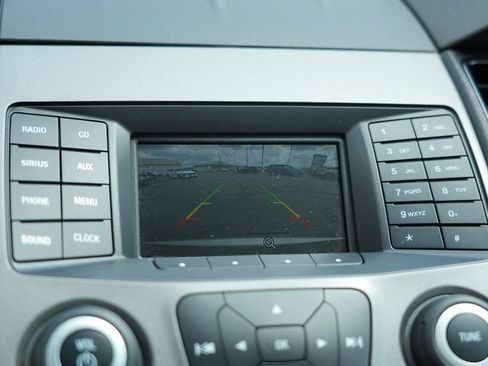 Used 2018 Ford Taurus SE FWD image 34