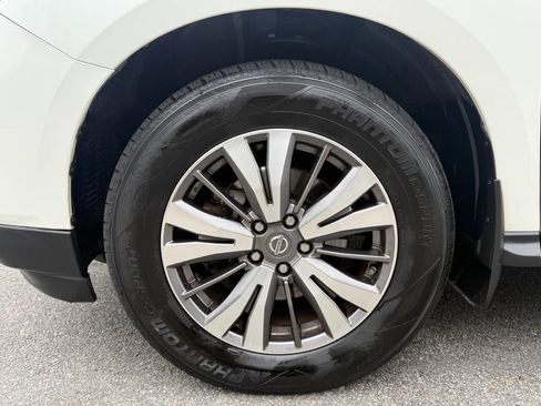 Used 2017 Nissan Pathfinder SL w/ SL Premium Package image 11