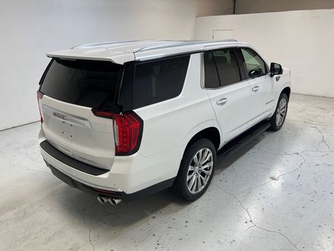 Used 2024 GMC Yukon Denali AWD/4WD image 3