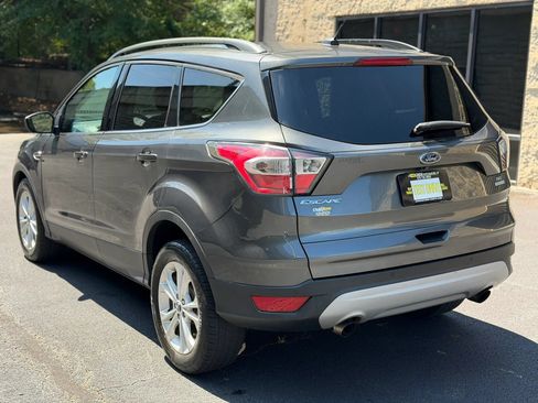 Used 2017 Ford Escape SE w/ Equipment Group 201A FWD image 9
