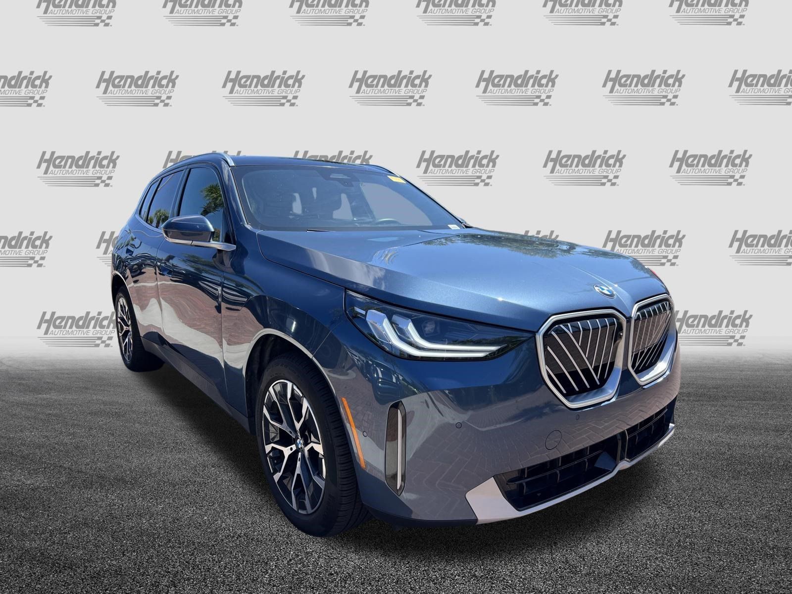 Used 2025 BMW X3 xDrive30i w/ Premium Package AWD/4WD image 2