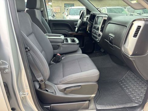 Used 2019 GMC Sierra 1500 SLE w/ SLE Value Package AWD/4WD image 16