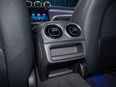 Used 2025 Mercedes-Benz C 300 Sedan image 21