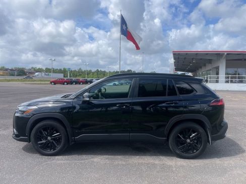 Used 2025 Toyota Corolla Cross AWD Hybrid image 4