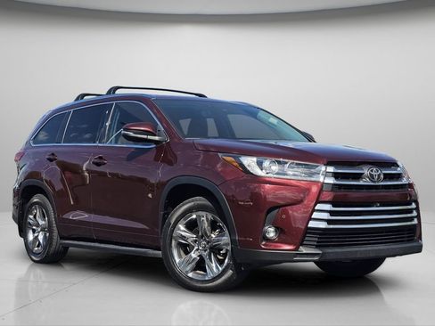 Used 2019 Toyota Highlander Limited Platinum AWD/4WD image 2