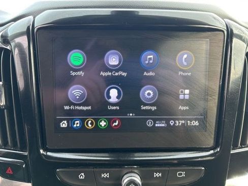 Used 2020 Chevrolet Traverse LT image 22