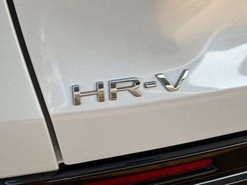 Used 2024 Honda HR-V EX-L image 8