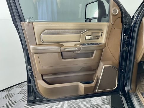 Used 2024 RAM 3500 Limited w/ Towing Technology Group image 14