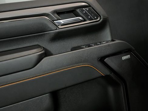 Used 2024 GMC Sierra 2500 AT4 w/ AT4 Premium Plus Package image 8