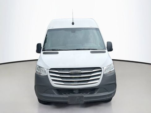 Used 2021 Freightliner Sprinter 2500 RWD image 2