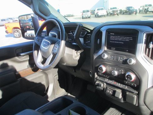 Certified 2022 GMC Sierra 2500 SLE w/ SLE Convenience Package image 17