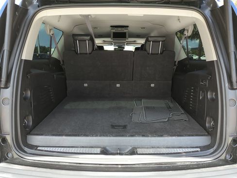 Used 2017 Chevrolet Suburban Premier RWD image 23