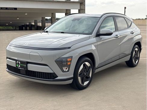 Used 2024 Hyundai Kona SEL FWD image 3