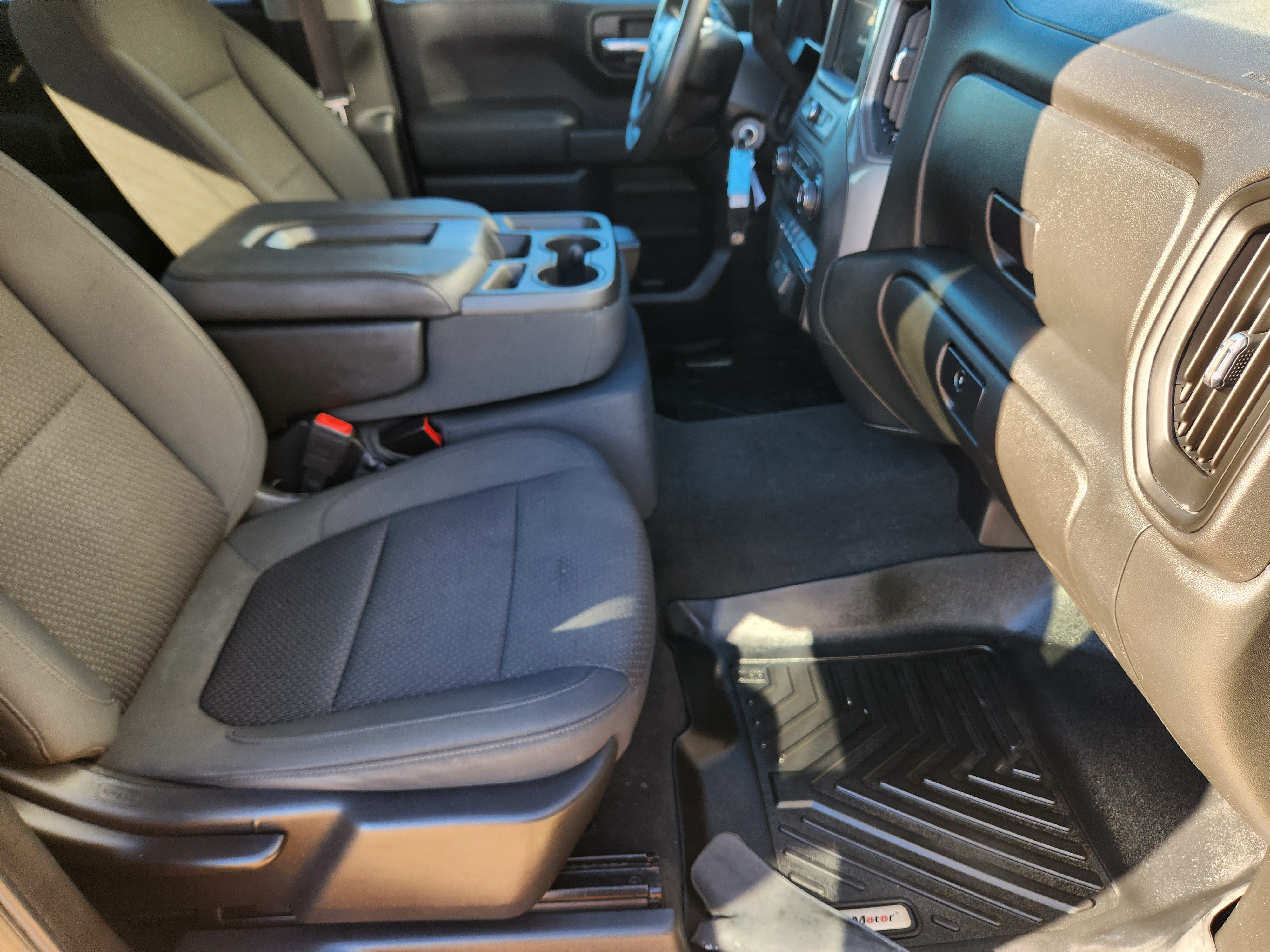 Used 2020 Chevrolet Silverado 1500 Custom w/ Custom Value Package AWD/4WD image 10