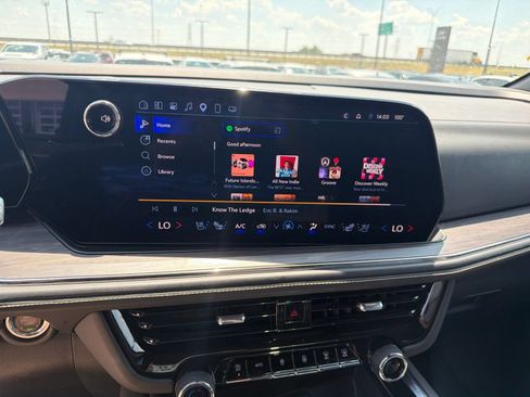 Used 2025 Chevrolet Tahoe Premier RWD image 18