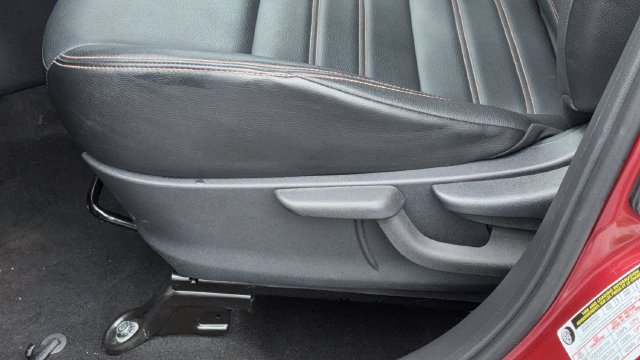 Used 2018 Nissan Kicks SR w/ Premium Package FWD image 18
