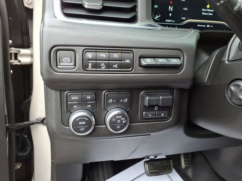 Used 2023 GMC Yukon XL Denali Ultimate image 16