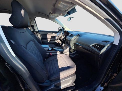 Used 2017 Ford Edge SE w/ Cargo Accessory Package image 27