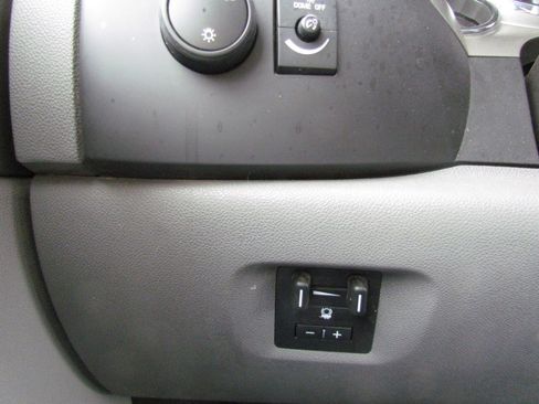 Used 2013 Chevrolet Silverado 2500 W/T AWD/4WD image 12