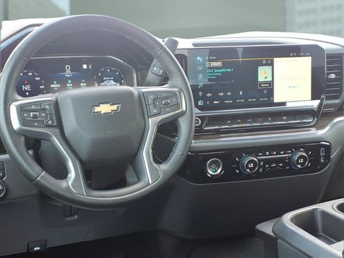 Used 2023 Chevrolet Silverado 1500 LT AWD/4WD image 3