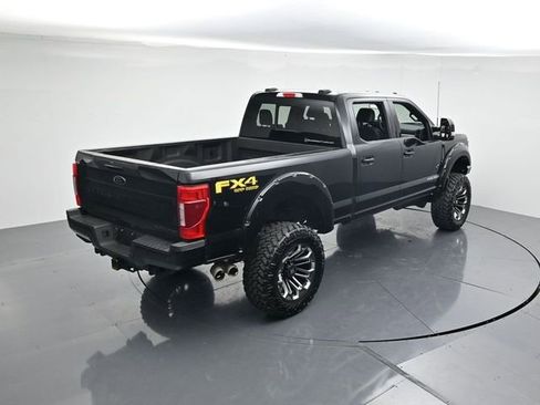 Used 2022 Ford F250 Lariat w/ Black Appearance Package image 39