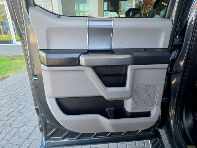 Used 2018 Ford F150 XLT w/ Equipment Group 302A Luxury AWD/4WD image 16