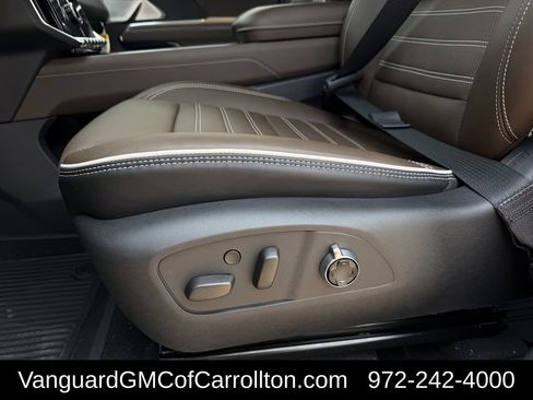 New 2027 GMC Acadia Denali Ultimate w/ LPO, Floor Liner Package AWD/4WD image 24