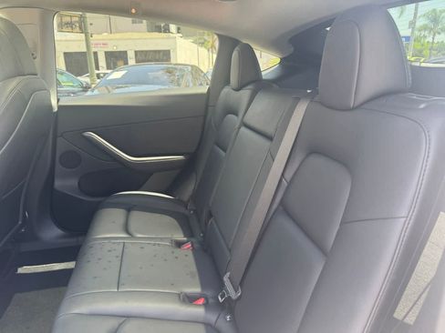 Used 2021 Tesla Model Y Long Range AWD/4WD image 6