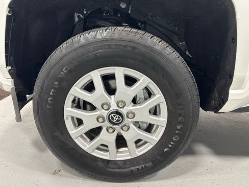 Used 2025 Toyota Tacoma SR5 image 61