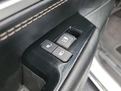 Used 2024 Jeep Wagoneer L Series II image 21