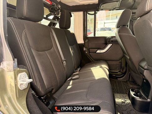 Used 2015 Jeep Wrangler Unlimited Rubicon w/ Dual Top Group image 29