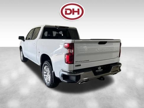 Used 2023 Chevrolet Silverado 1500 LT AWD/4WD image 9